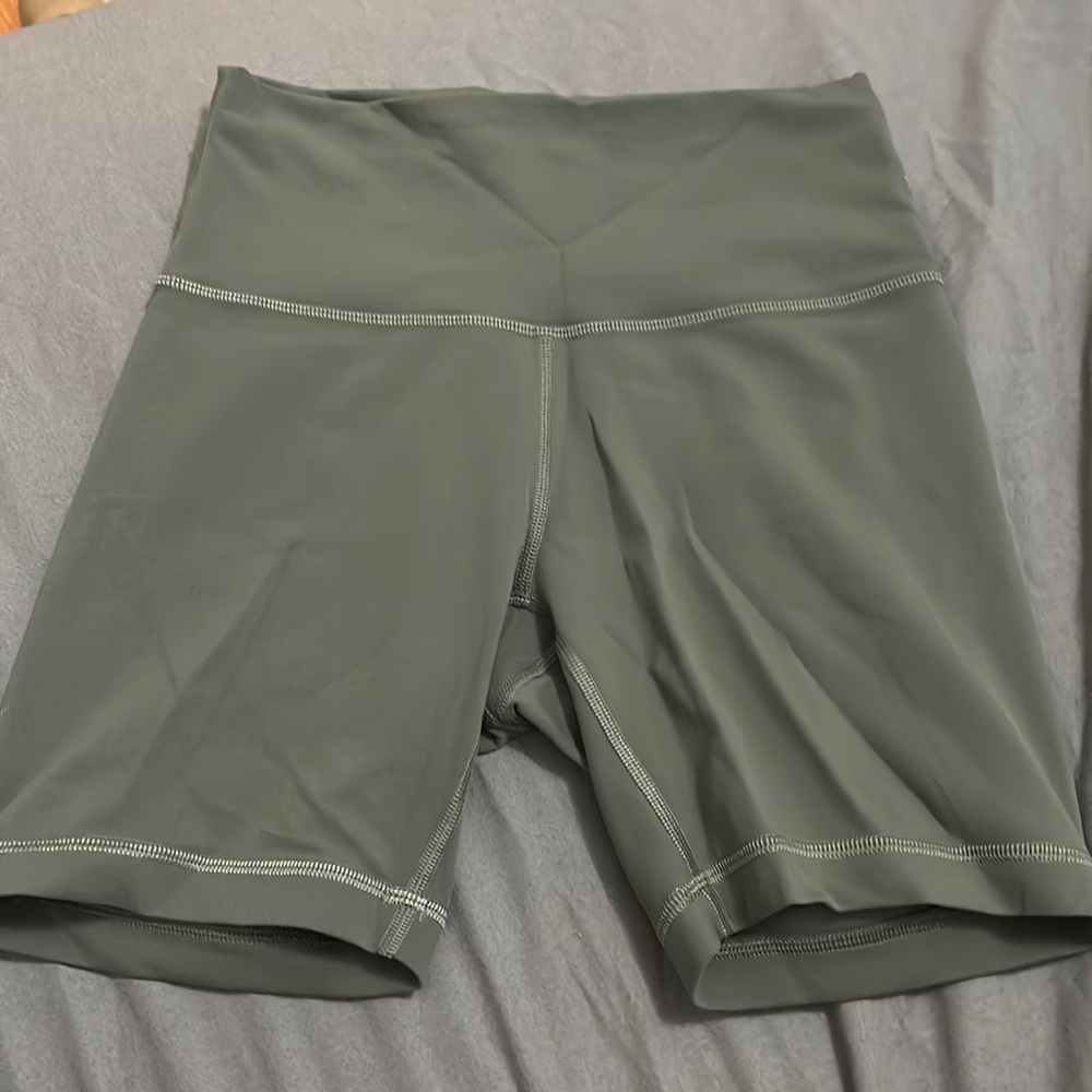 Original lululemon wunder train 6 inch shorts